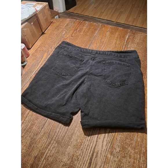 Terra & Sky Women’s 3X Black Denim Bermuda Shorts Elastic Waist Pockets - Picture 2 of 2